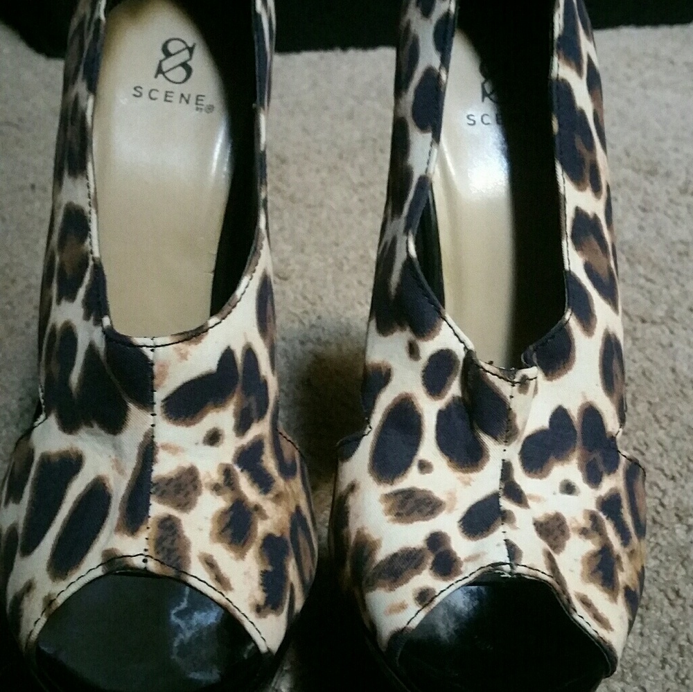 New w/o box Satin Peeptoe cutout Bootie